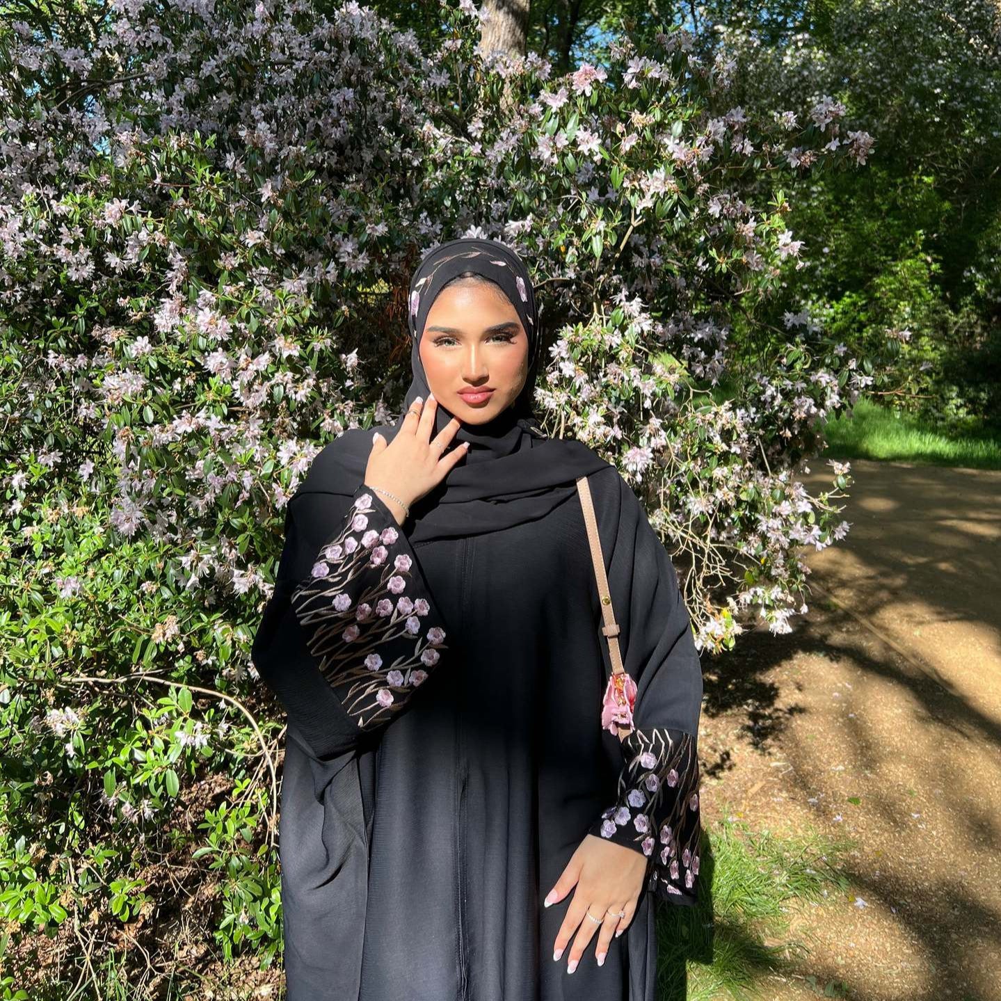 Dubai Middle East Turkey Dubai Flower Embroidered Elegant Cardigan